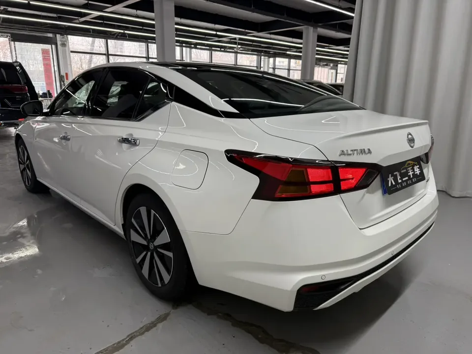 Nissan Altima Teana 2021 2.0L XL Comfort Edition 2022 — миниатюра 4