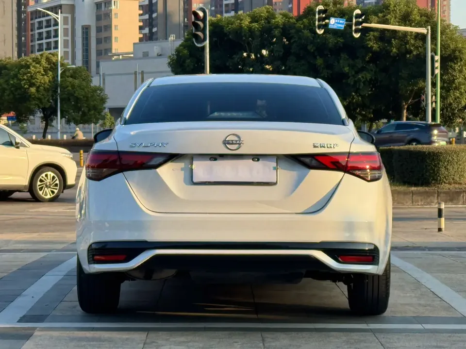 Nissan Sylphy Sylphy 2023 Sylphy 2023 facelift 1.6L CVT Enjoy Edition 2024 — thumbnail 2