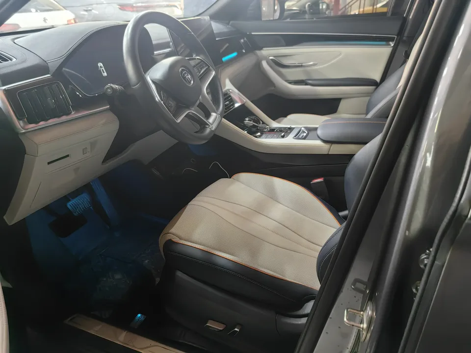 BYD Song PLUS DM DM-i 110KM 2WD Flagship PLUS 2022 — миниатюра 5