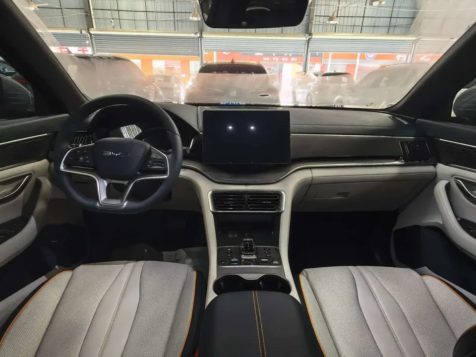 BYD Song PLUS DM DM-i Honor Edition 150KM Flagship PLUS 2024 — миниатюра 4