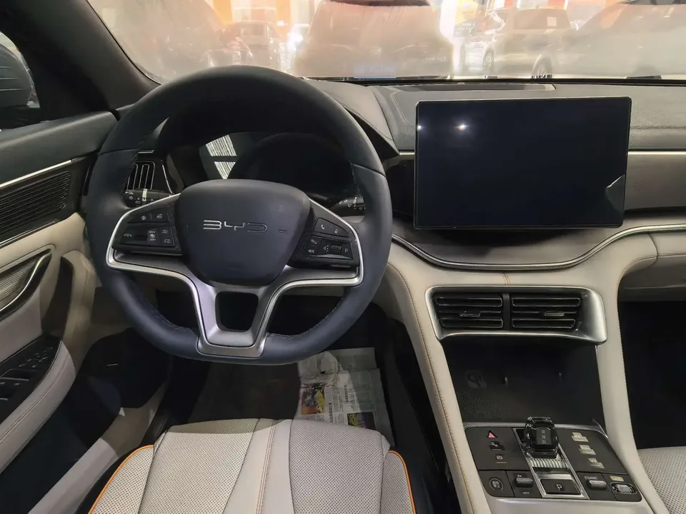 BYD Song PLUS DM DM-i Honor Edition 150KM Flagship PLUS 2024 — миниатюра 5