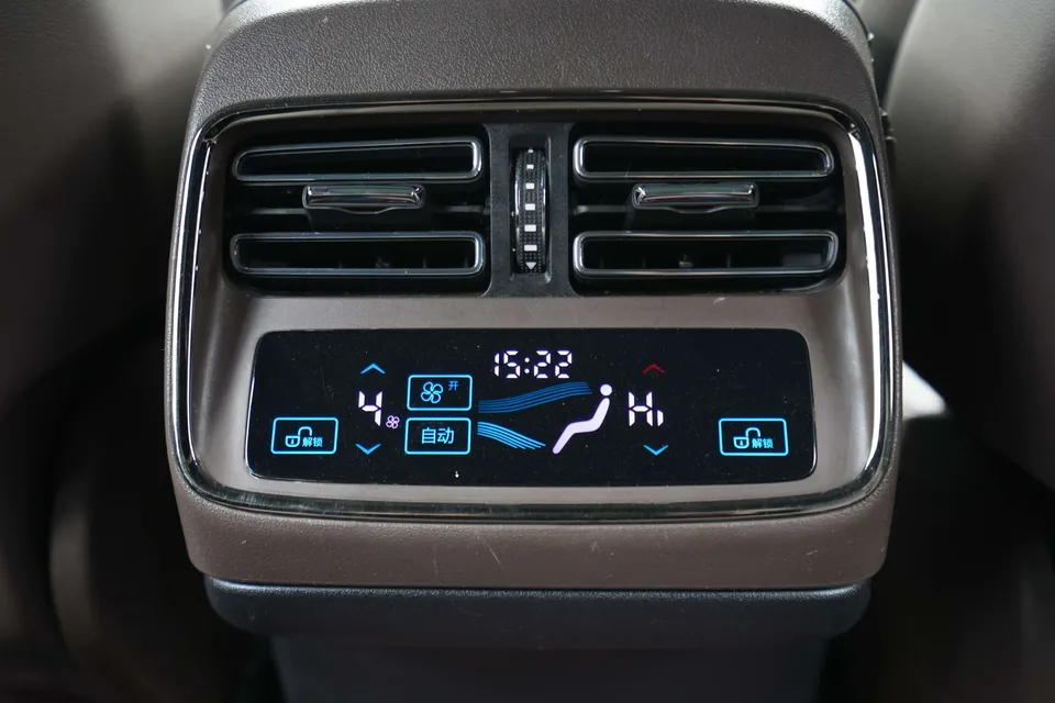 BYD Han DM DM-i 121KM Premium Edition 2023 — миниатюра 3