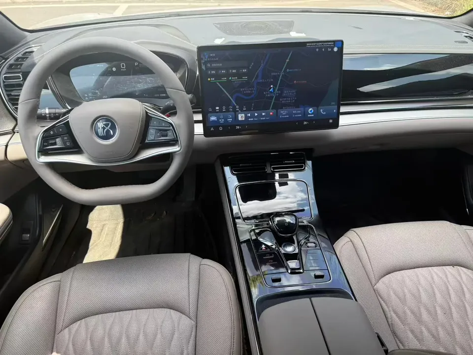 BYD Han DM Intelligent Driving Edition DM-i 125KM Elite 2025 — миниатюра 2