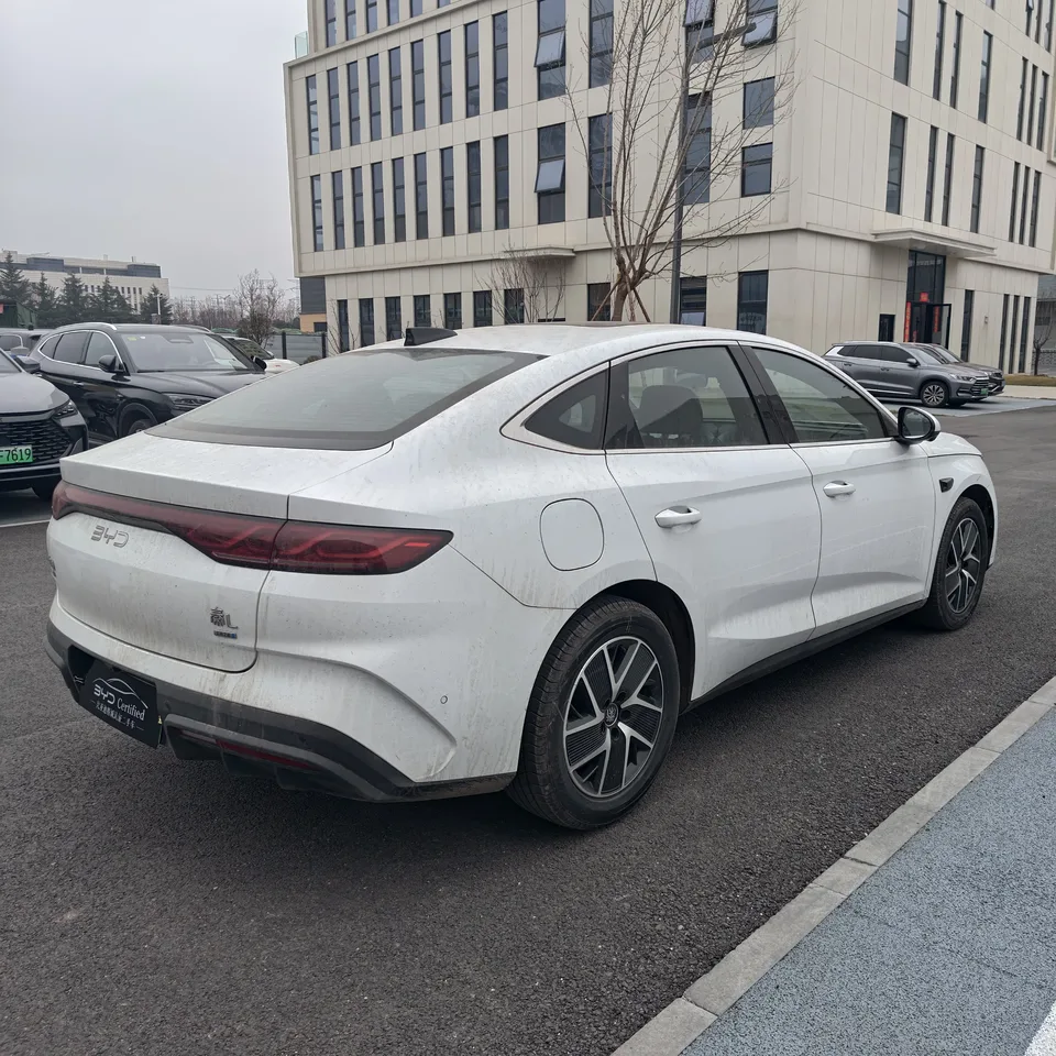 BYD Qin L DM Intelligent Driving Edition DM-i 120KM Beyond Edition 2025 — миниатюра 2