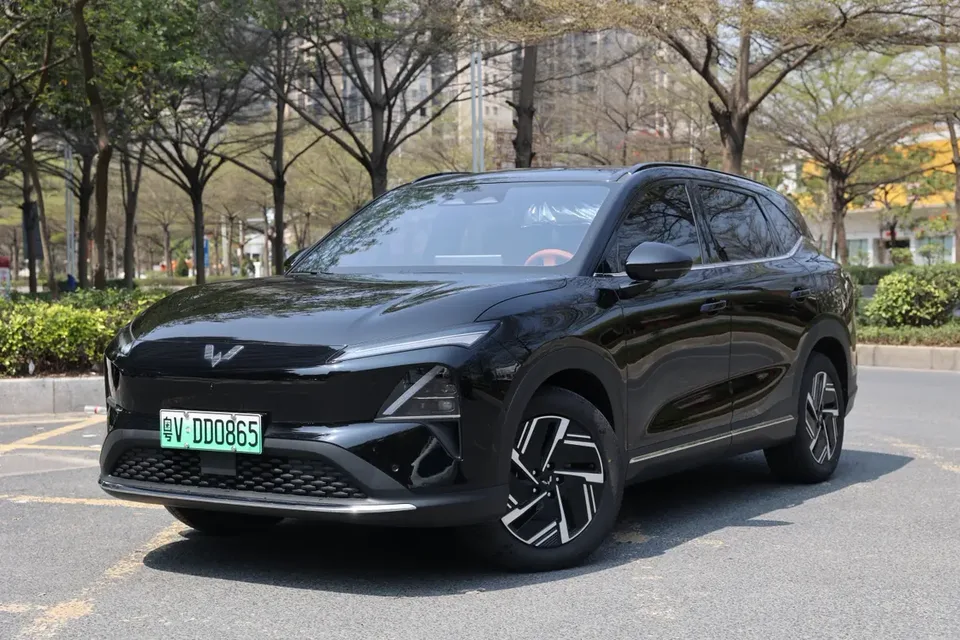 Wuling Starlight S EV 2025