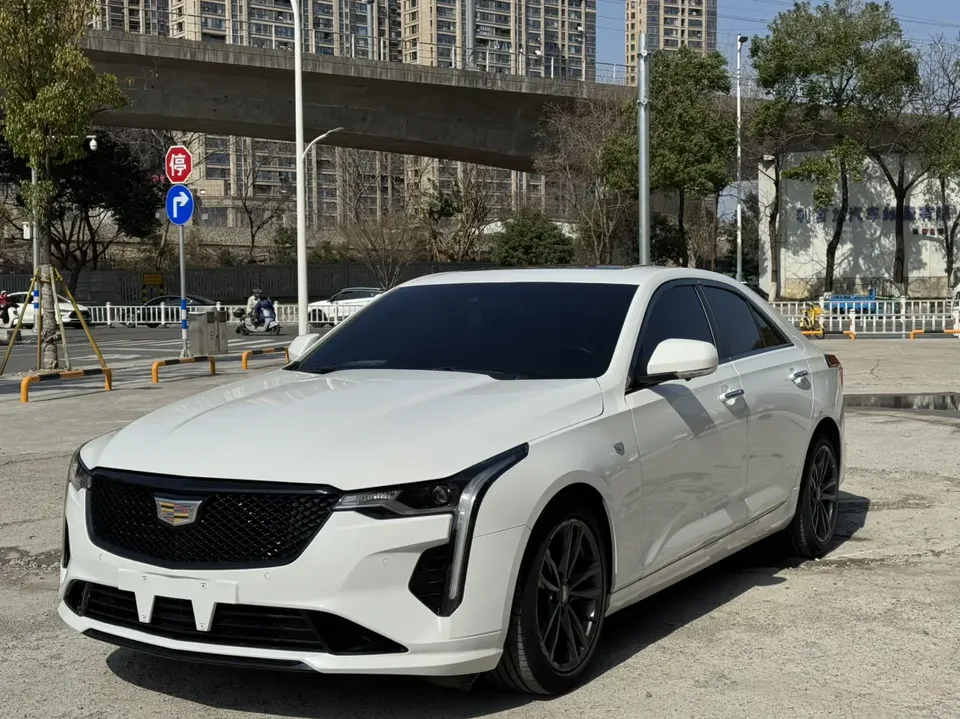 Cadillac CT4 2022