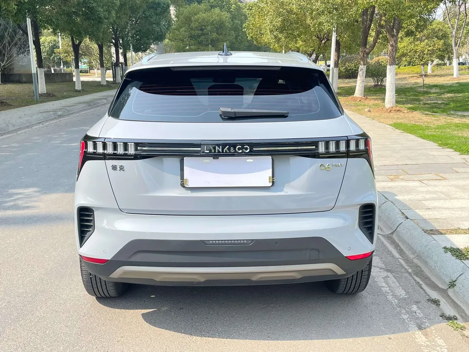 Lynk & Co 06 EM-P Lynk & Co 06 EM-P 2023 PHEV Remix Pro 2024 — миниатюра 2