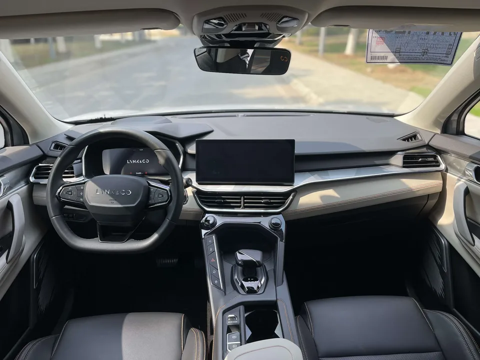 Lynk & Co 06 EM-P Lynk & Co 06 EM-P 2023 PHEV Remix Pro 2024 — миниатюра 4