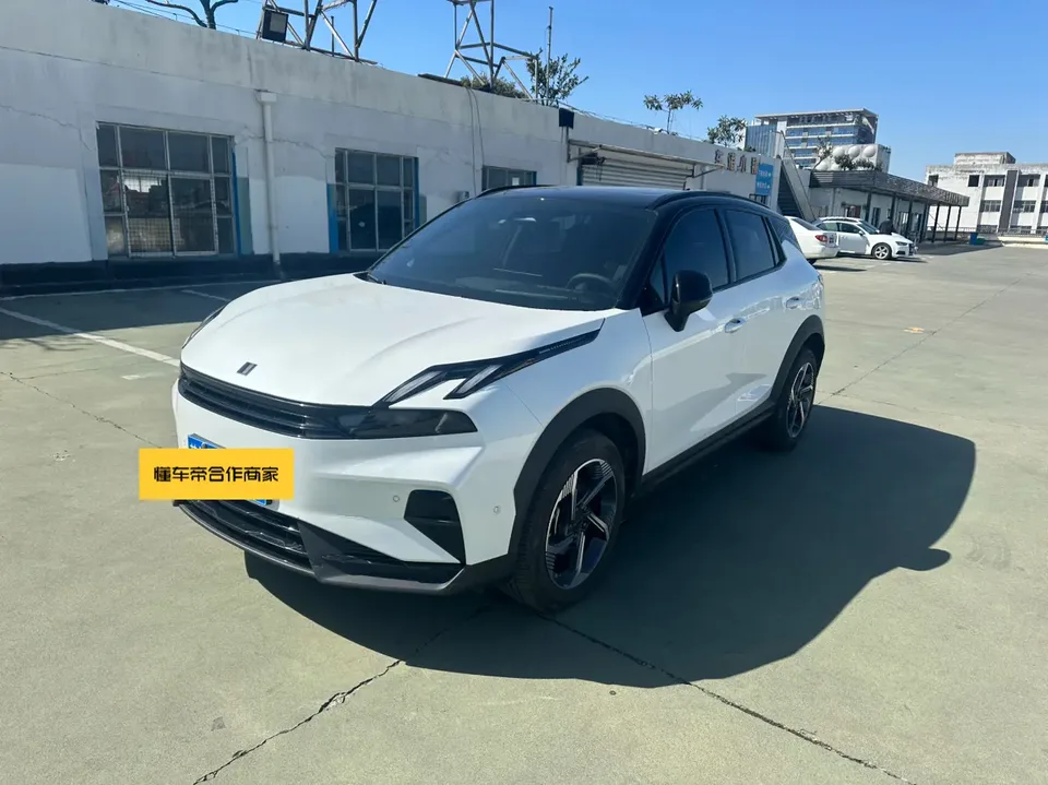 Lynk & Co 06 Lynk & Co 06 2025 Renew 1.5T Halo 2025 — photo 1, buy with delivery to Moscow