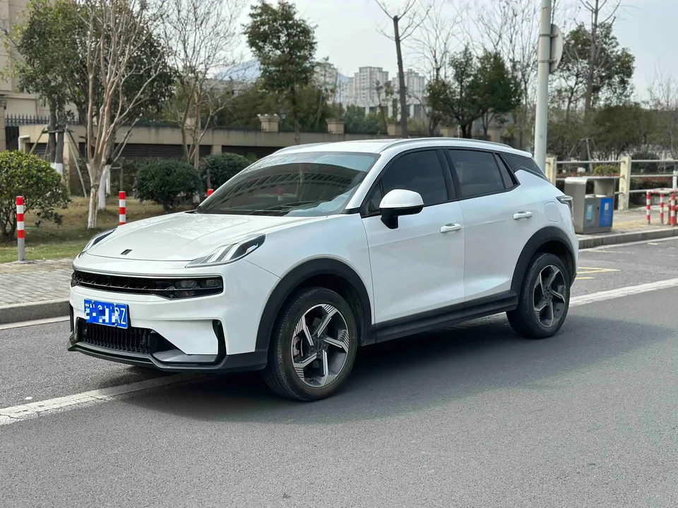 Lynk & Co 06 2023