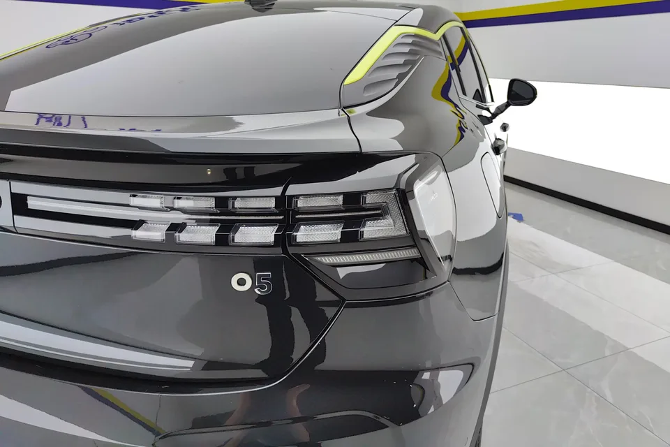 Lynk & Co 05 Lynk & Co 05 2022 2.0TD two-wheel drive shines Halo 2022 — миниатюра 4