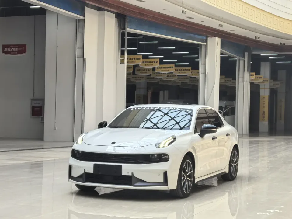 Lynk & Co 03 2022