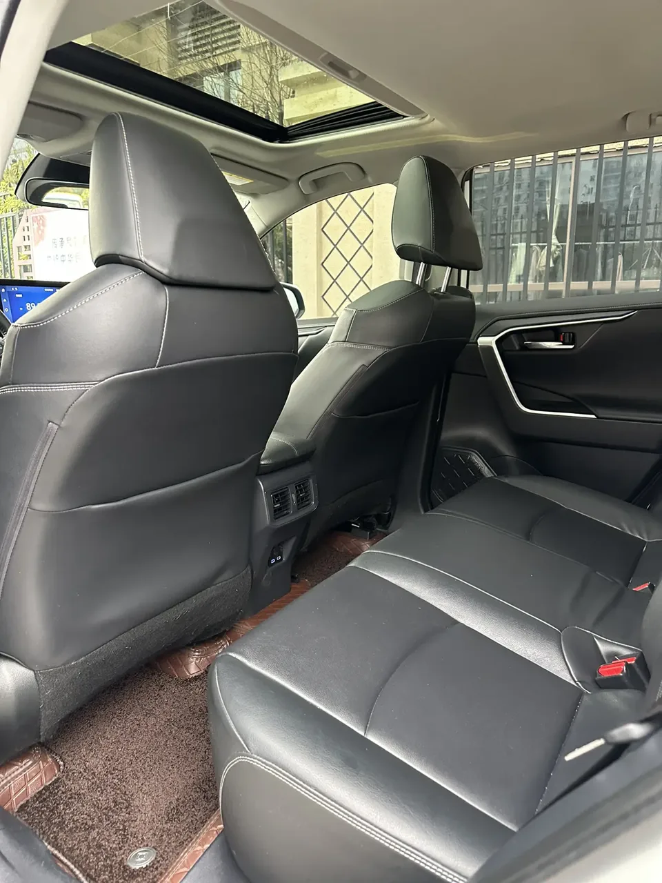 Toyota RAV4 2.0L CVT 2WD Fashion PLUS Edition 2023 — миниатюра 4