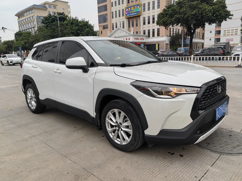 Toyota CorollaCross 2.0L CVT CARE Edition 2024 — миниатюра 3