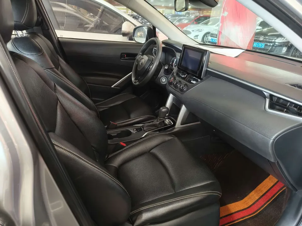 Toyota CorollaCross 2.0L Pioneer Edition 2023 — миниатюра 3