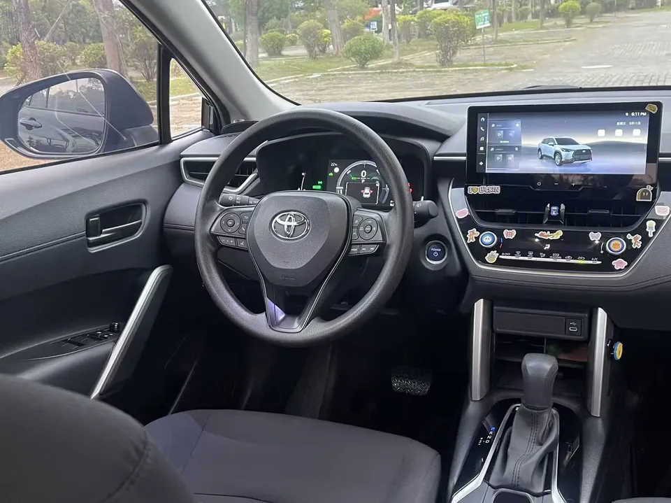 Toyota CorollaCross 2.0L Intelligent Electric Hybrid Dual Engine Pioneer Edition 2024 — миниатюра 5