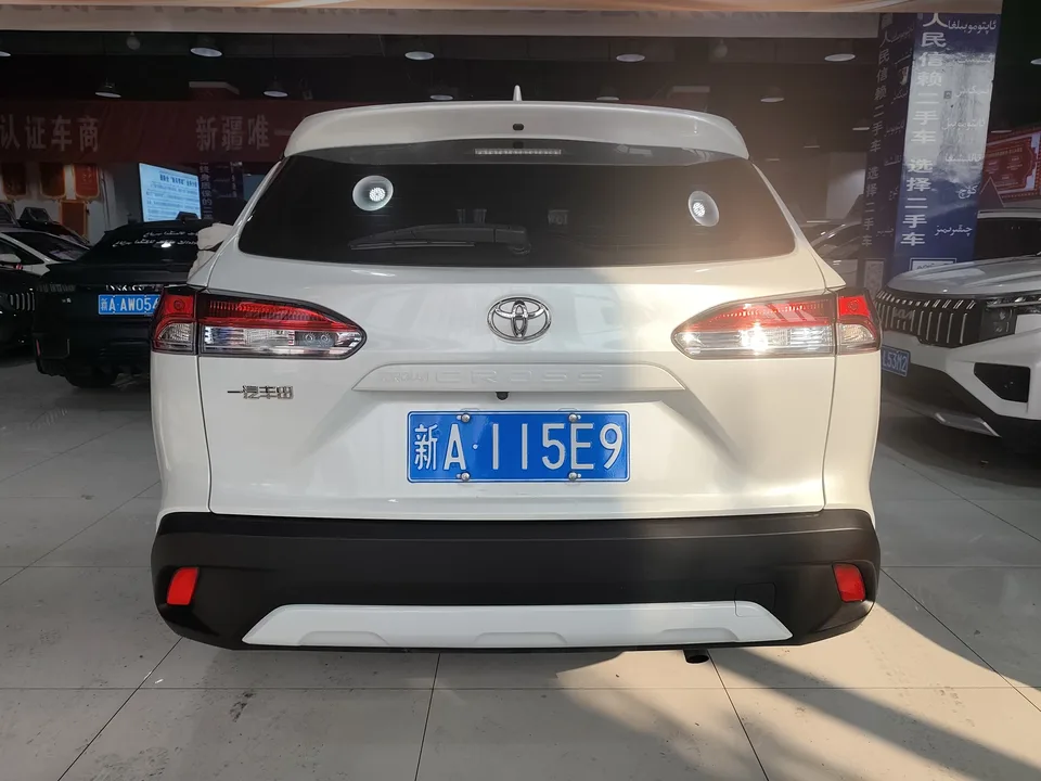 Toyota CorollaCross 2.0L CVT Pioneer Edition 2023 — миниатюра 2