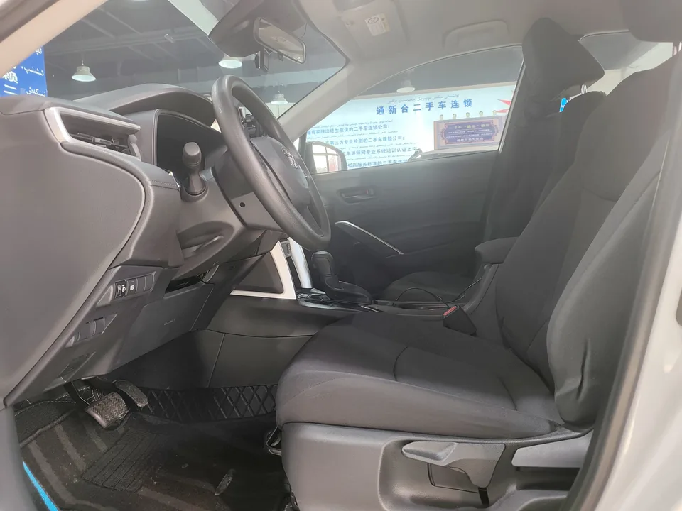 Toyota CorollaCross 2.0L CVT Pioneer Edition 2023 — миниатюра 4