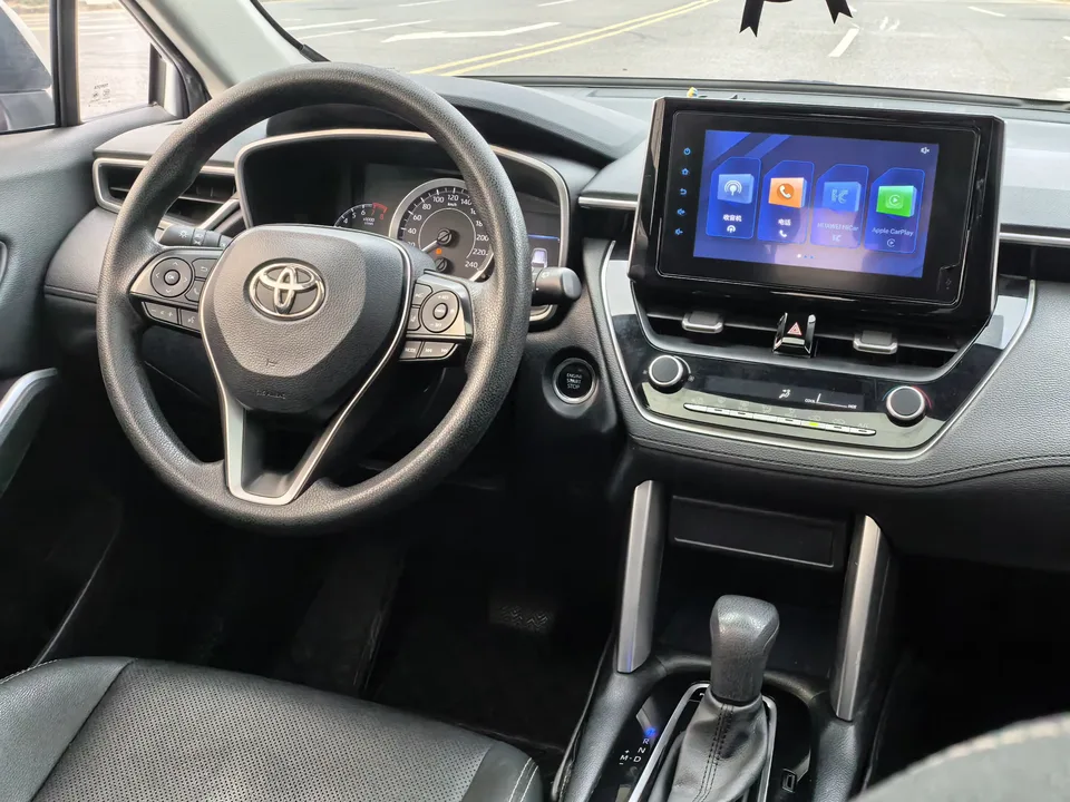 Toyota Frontlander 2.0L CVT Luxury Edition 2022 — миниатюра 5