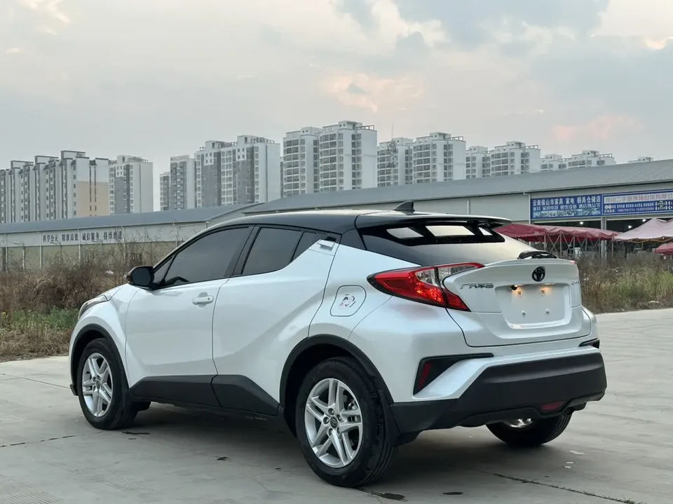 Toyota C-HR 2.0L Comfort Edition 2024 — миниатюра 3