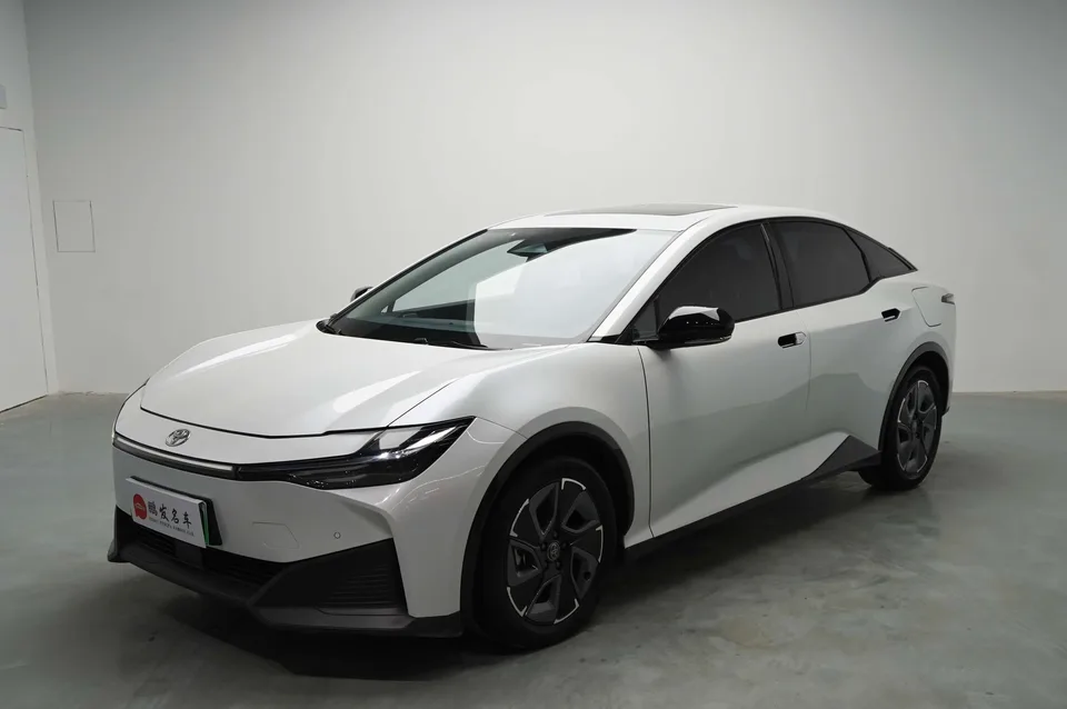 Toyota bZ3 Elite PRO 2023 — фото 1, купить с доставкой в Москву
