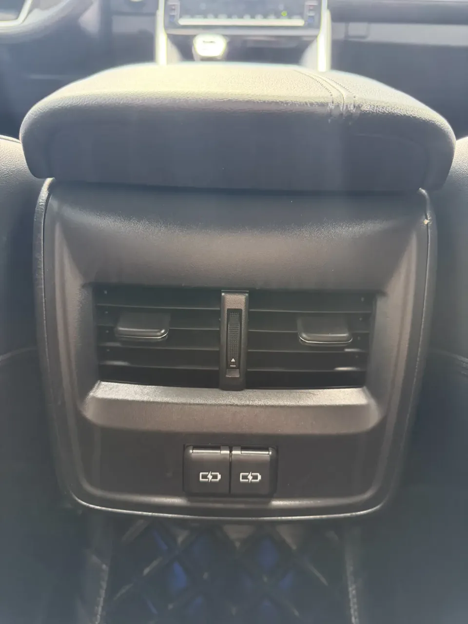Toyota Avalon 2.0L Deluxe Edition 2022 — миниатюра 3
