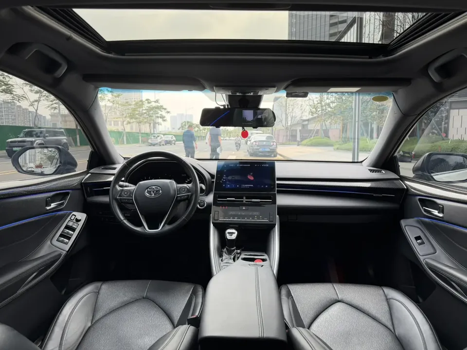 Toyota Avalon 2.0L Deluxe Edition 2022 — миниатюра 4