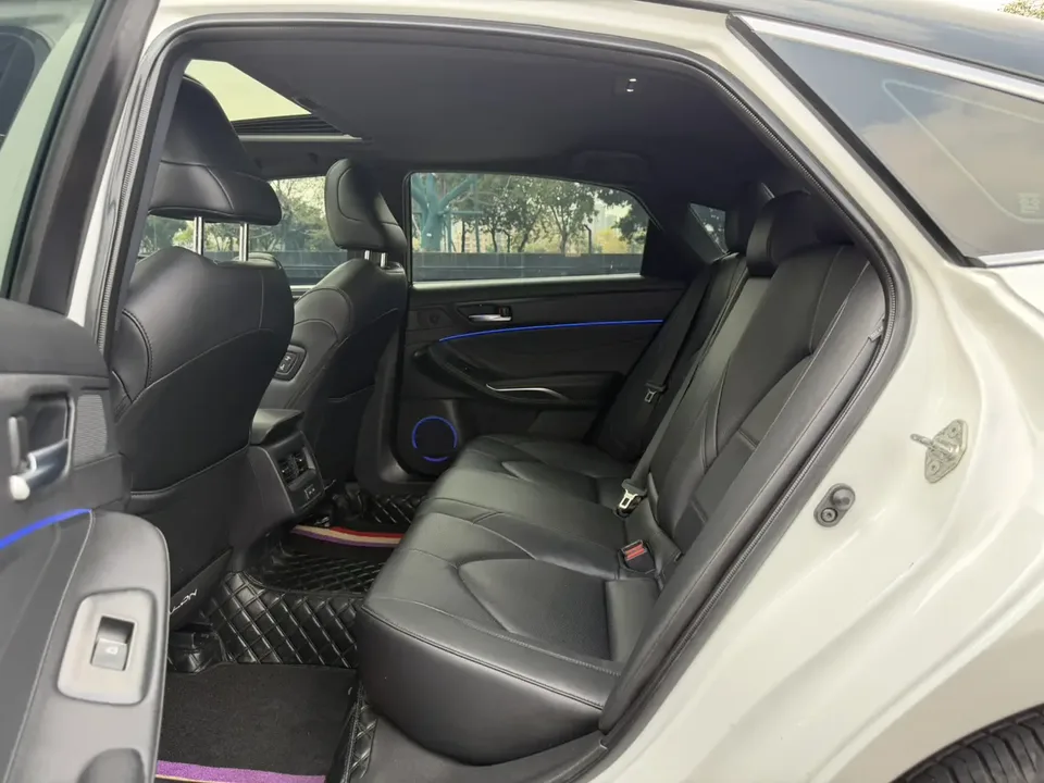 Toyota Avalon 2.0L Deluxe Edition 2022 — миниатюра 5
