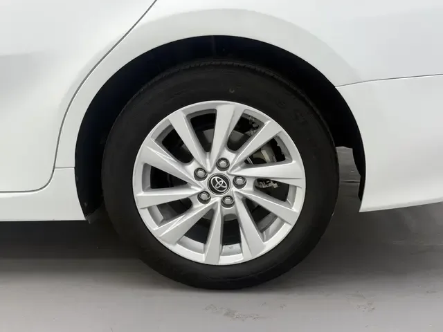 Toyota Camry 2.0G Deluxe Edition 2023 — миниатюра 3