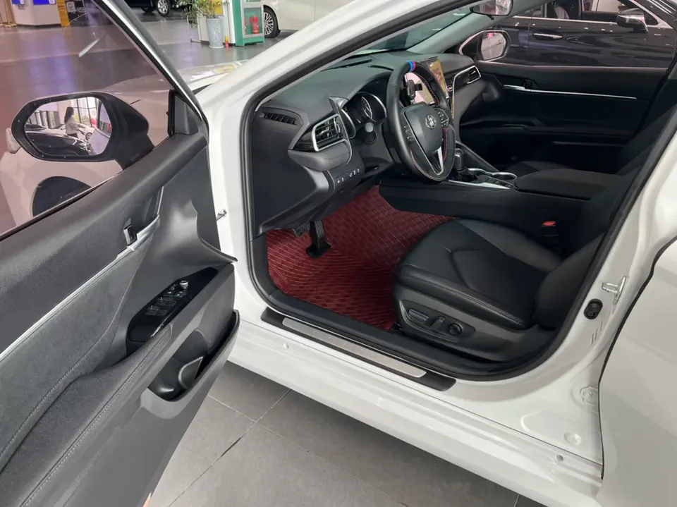 Toyota Camry 2.0G Deluxe Edition 2022 — миниатюра 4