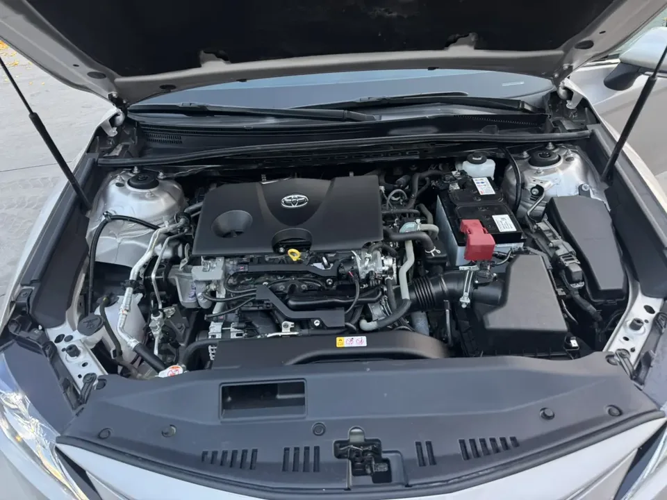 Toyota Camry 2.0GVP Leading Edition 2023 — миниатюра 2