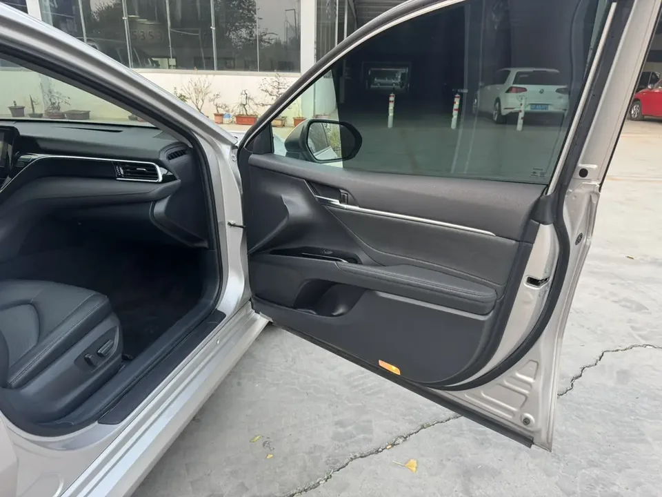 Toyota Camry 2.0GVP Leading Edition 2023 — миниатюра 5