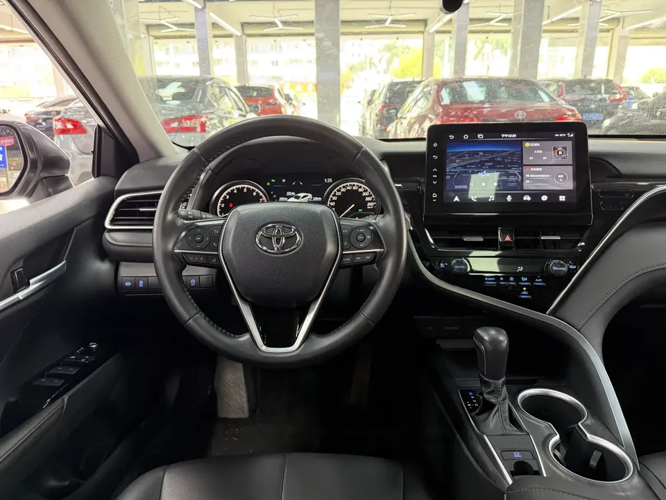 Toyota Camry 2.0G Deluxe Edition 2023 — миниатюра 4