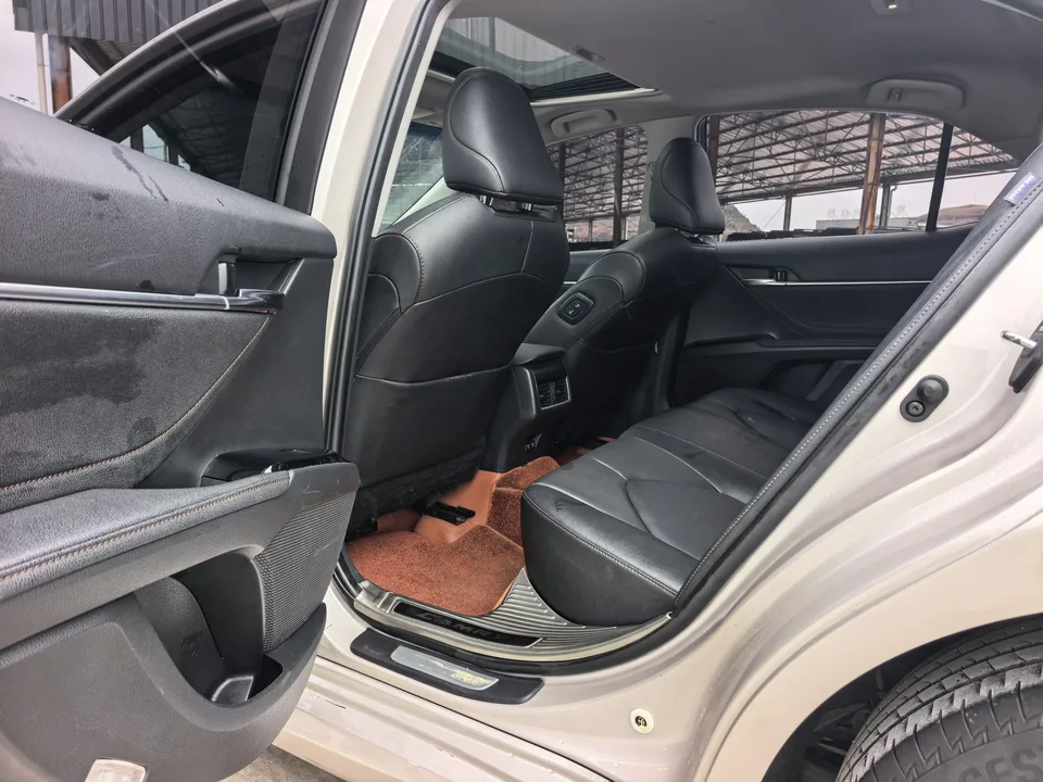 Toyota Camry 2.0GVP Leading Edition 2023 — миниатюра 3