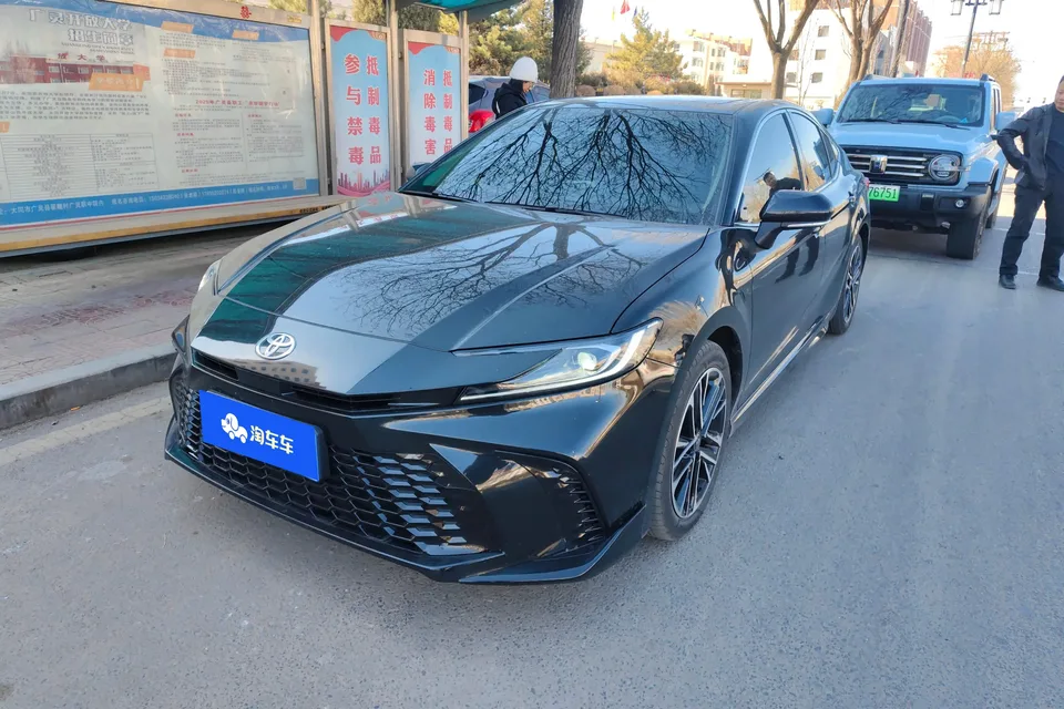 Toyota Camry 2025