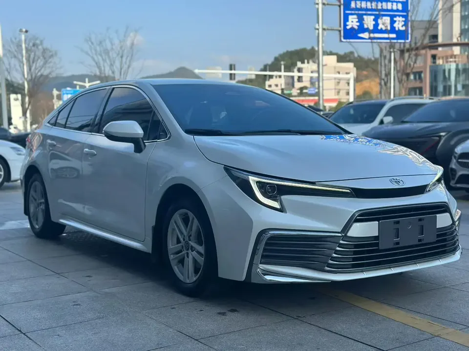 Toyota Levin Ling Shang 2023 2.0L Leading Edition 2023 — миниатюра 3
