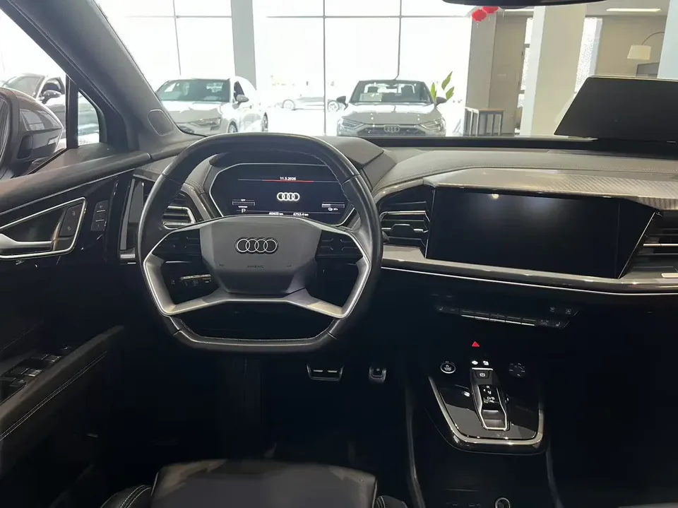 Audi Q4 e-tron Audi Q4 e-tron 2024 40 e-tron Creative Edition 2024 — миниатюра 3