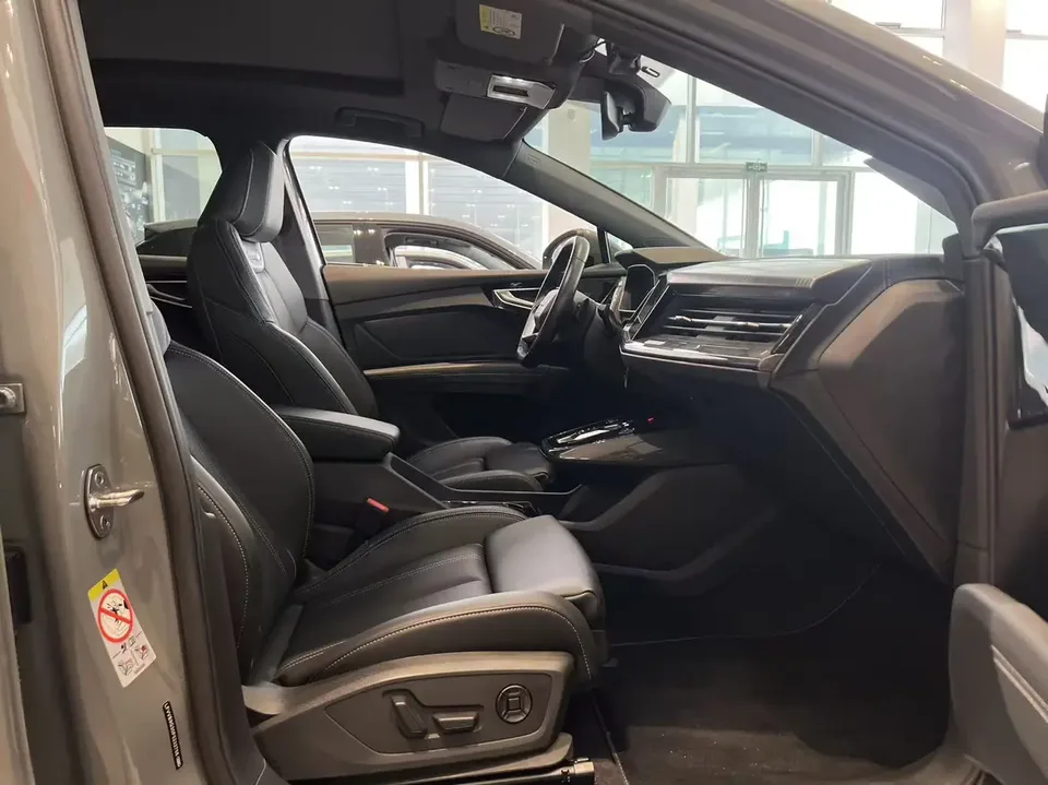 Audi Q4 e-tron Audi Q4 e-tron 2024 40 e-tron Creative Edition 2024 — миниатюра 4