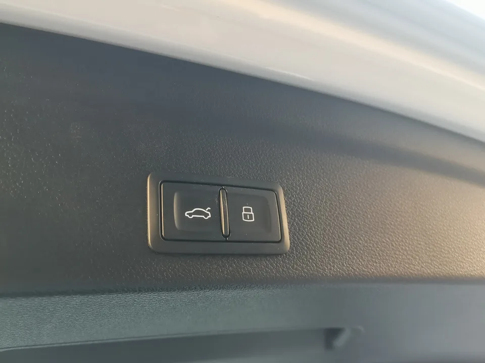 Audi Q3 SPORTBACK facelift 40 TFSI fashionable model 2023 — миниатюра 4