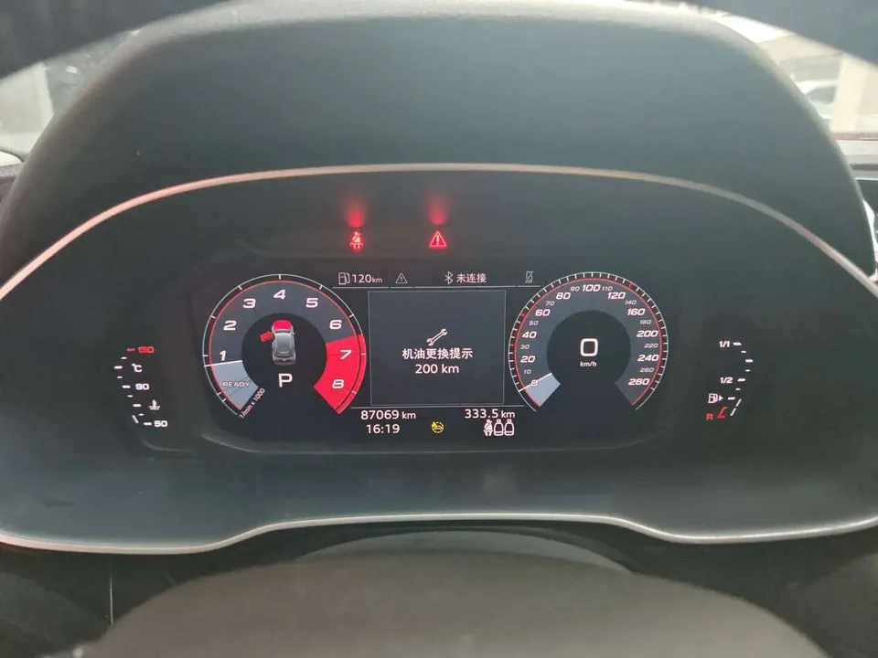 Audi Q3 Audi Q3 2022 35 TFSI aggressive and dynamic model 2022 — миниатюра 2