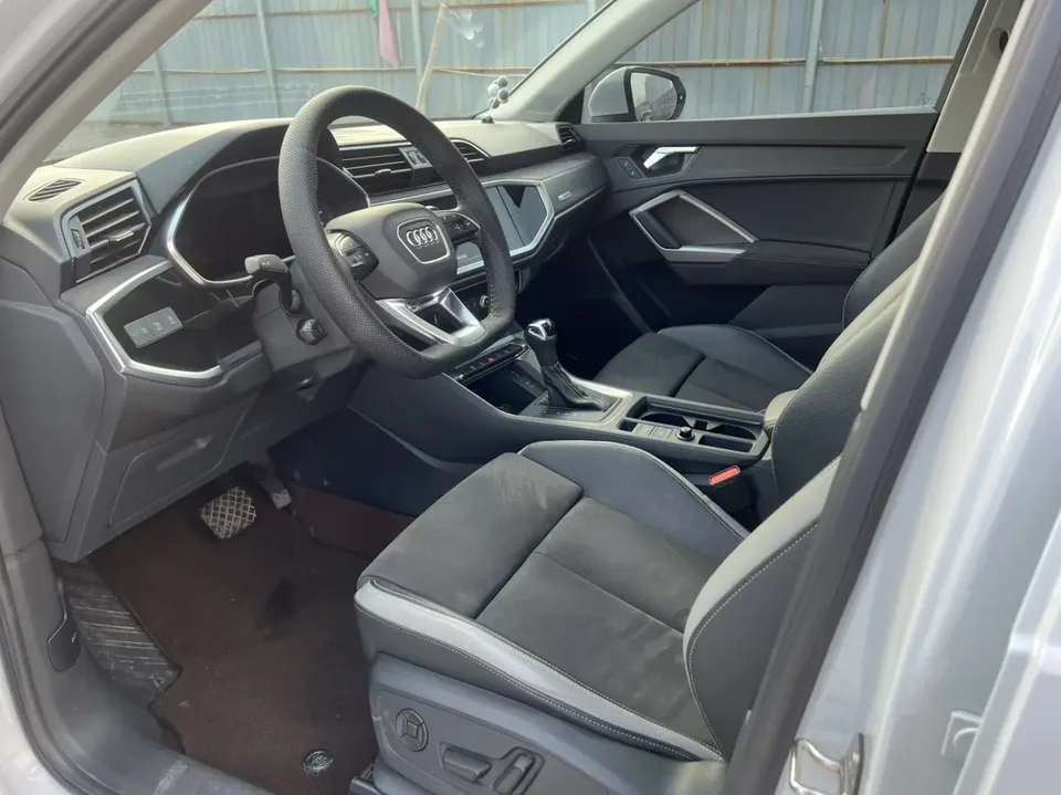 Audi Q3 Audi Q3 2022 35 TFSI Fashionable and Dynamic 2022 — миниатюра 3