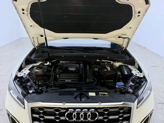 Audi Q2L Audi Q2L 2022 35 TFSI aggressive and dynamic model 2022 — миниатюра 3