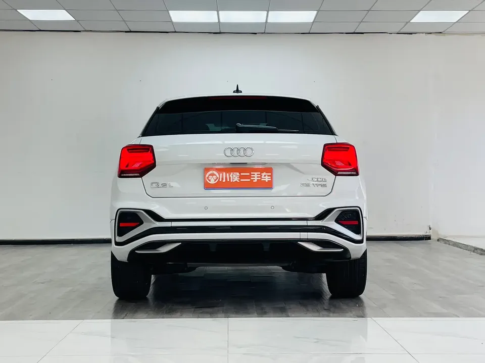 Audi Q2L Audi Q2L 2022 35 TFSI aggressive and dynamic model 2023 — миниатюра 2