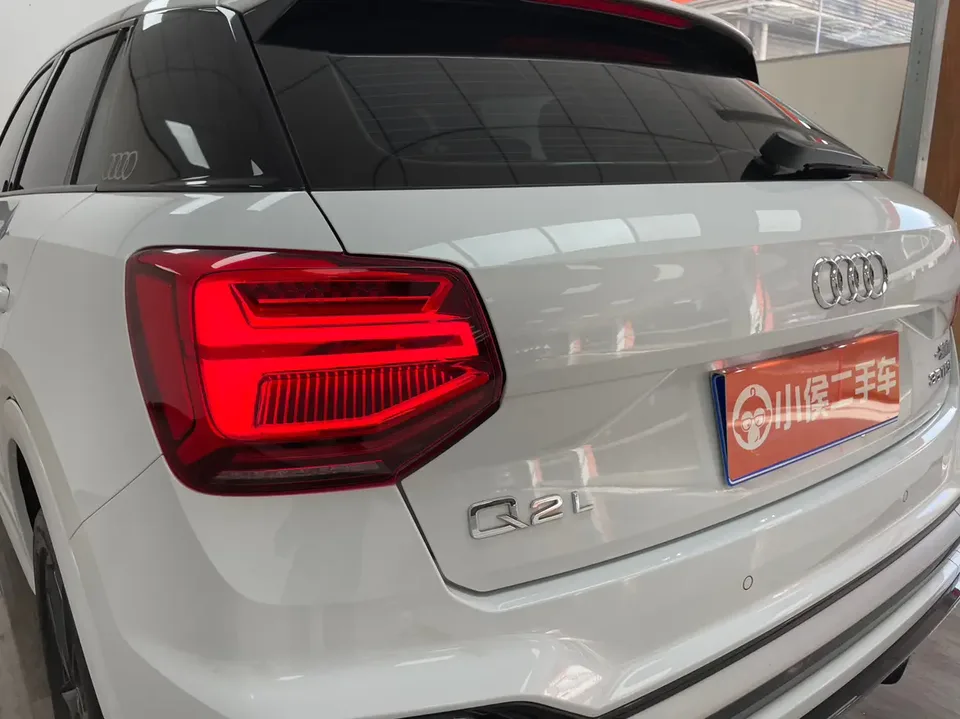 Audi Q2L Audi Q2L 2022 35 TFSI aggressive and dynamic model 2023 — миниатюра 3