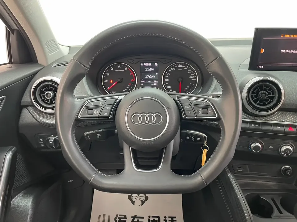 Audi Q2L Audi Q2L 2022 35 TFSI aggressive and dynamic model 2023 — миниатюра 5