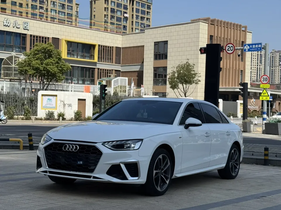 Audi a4 l 2024