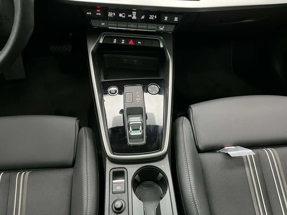 Audi A3 Sportback 35 TFSI stylish and sporty 2023 — миниатюра 5