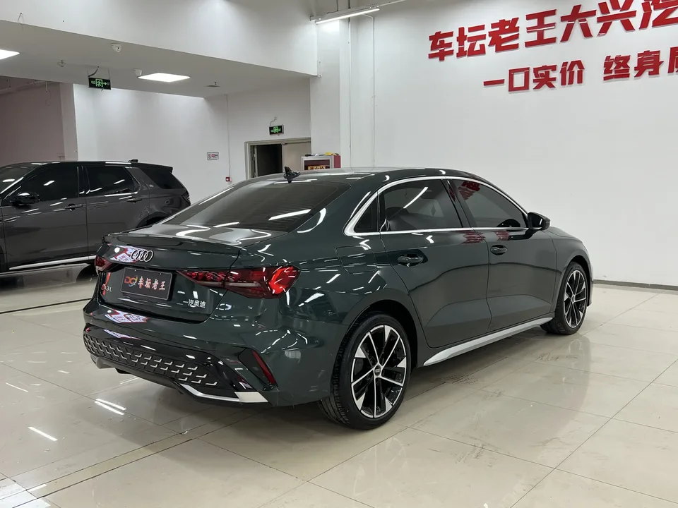 Audi A3 Audi A3 2025 A3L Limousine 35 TFSI Flying Spur Premium Edition 2025 — миниатюра 2