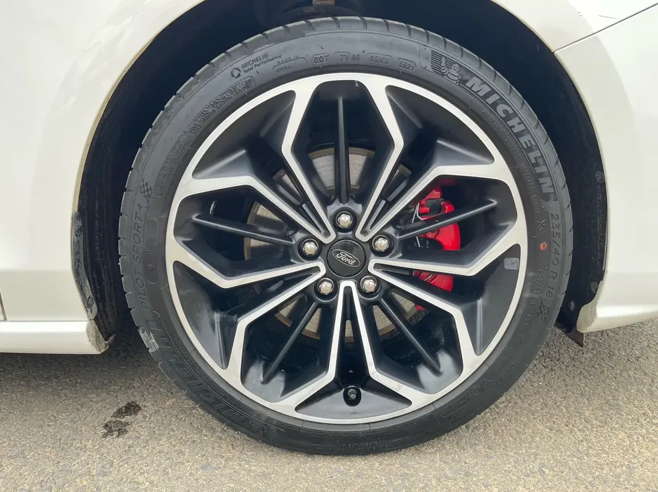Ford Focus Focus 2021 sedan EcoBoost 180 automatic ST Line 2022 — миниатюра 2