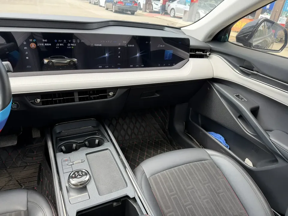 Ford Mondeo facelift EcoBoost 245 luxury model 2023 — миниатюра 2